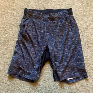 Mens Lululemon compression-lined shorts